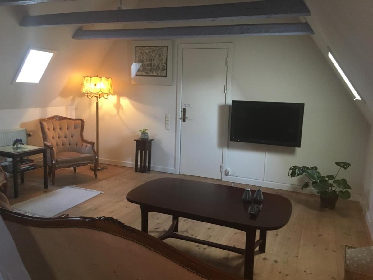 Bed and Breakfast Den Gamle Arrest Ribe Exterior foto