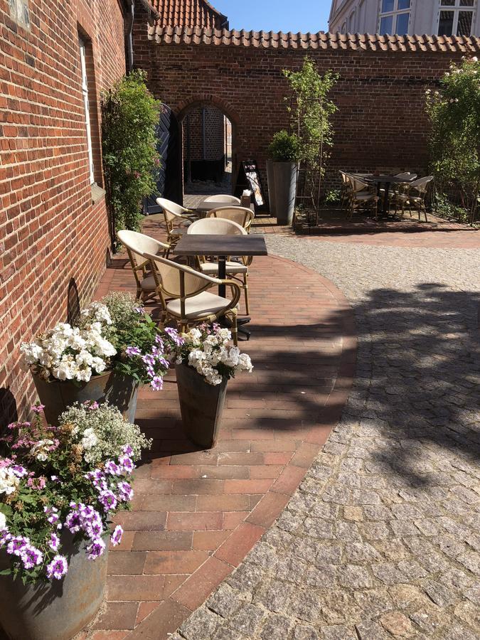 Bed and Breakfast Den Gamle Arrest Ribe Exterior foto