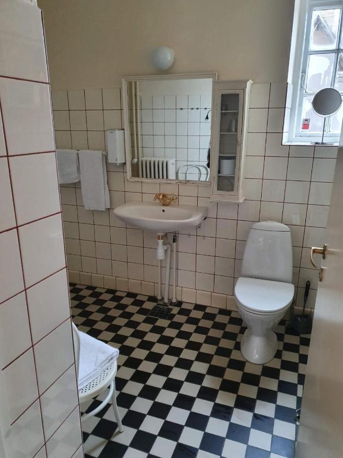 Bed and Breakfast Den Gamle Arrest Ribe Exterior foto